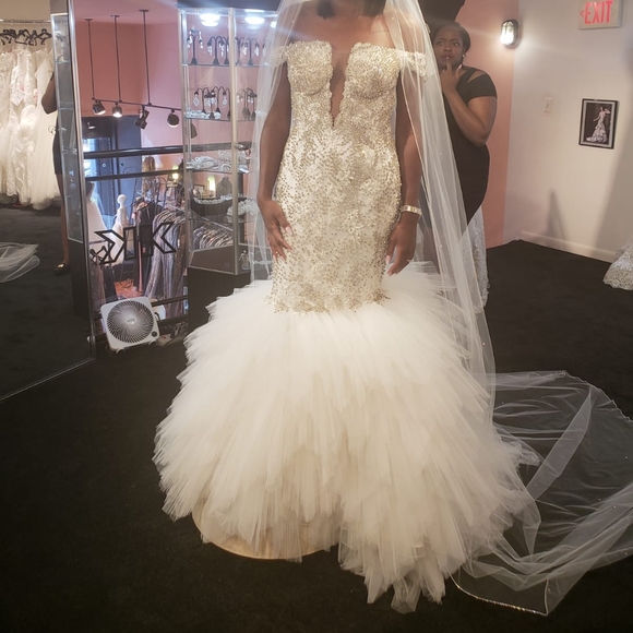 Stephen Yearick Wedding Dress - Picture 4 of 5